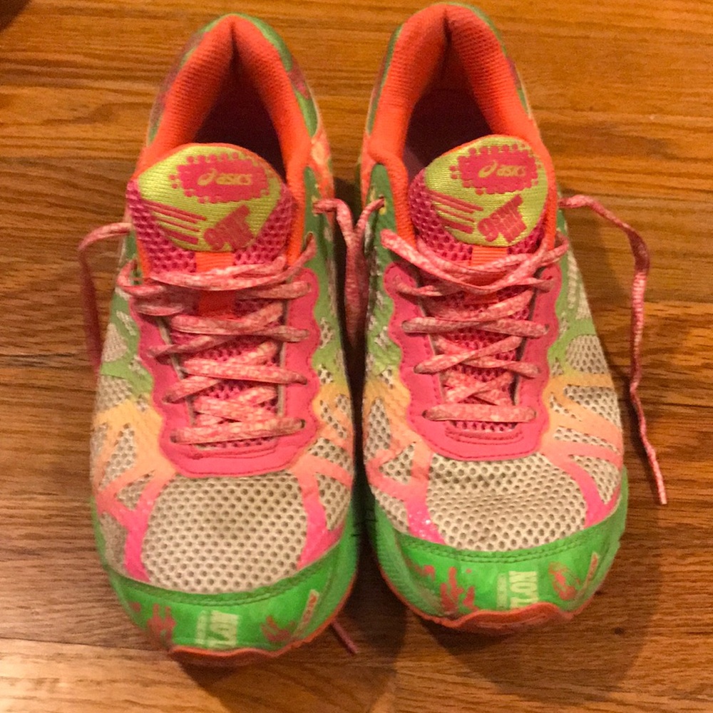 Bright and Beautiful ASICS WOMENS SIZE 7